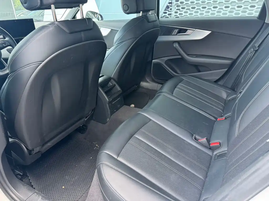 Audi A4L — миниатюра 7