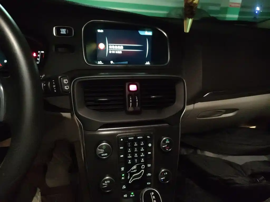 Volvo V40 — миниатюра 14