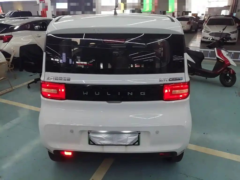 Wuling MINIEV — миниатюра 6