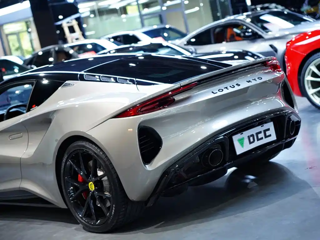 Lotus Emira — миниатюра 6