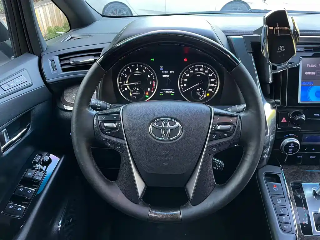 Toyota Alphard — фотографии объявления, Фото 14