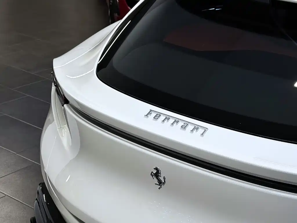 Ferrari Purosangue 2023 6.5L V12