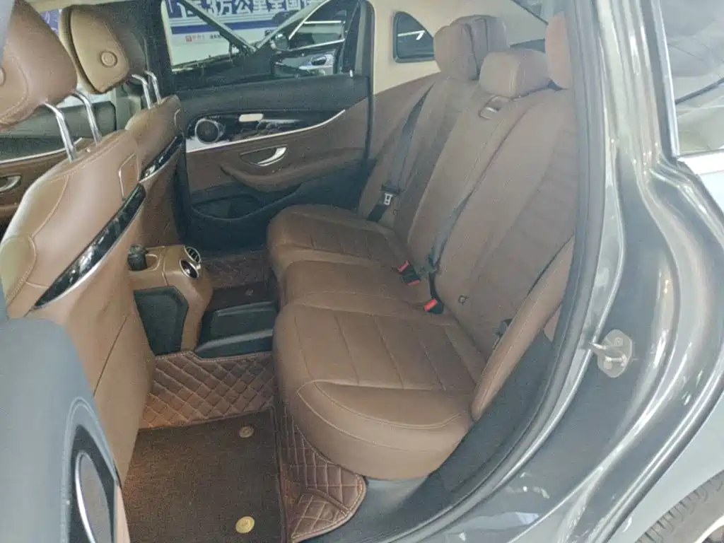 Mercedes-Benz E-Class — миниатюра 17