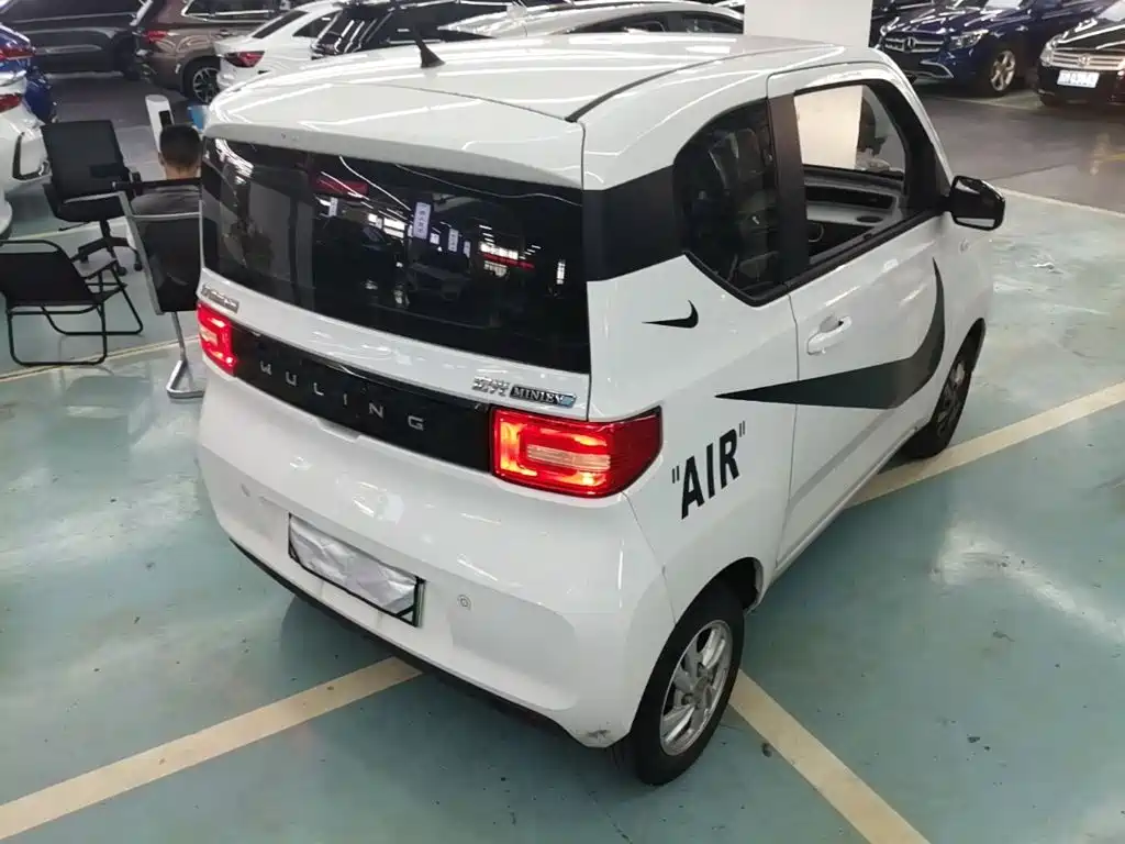 Wuling MINIEV — миниатюра 7
