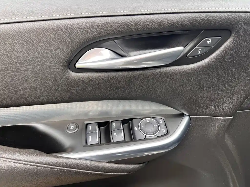 Cadillac XT4 — миниатюра 12