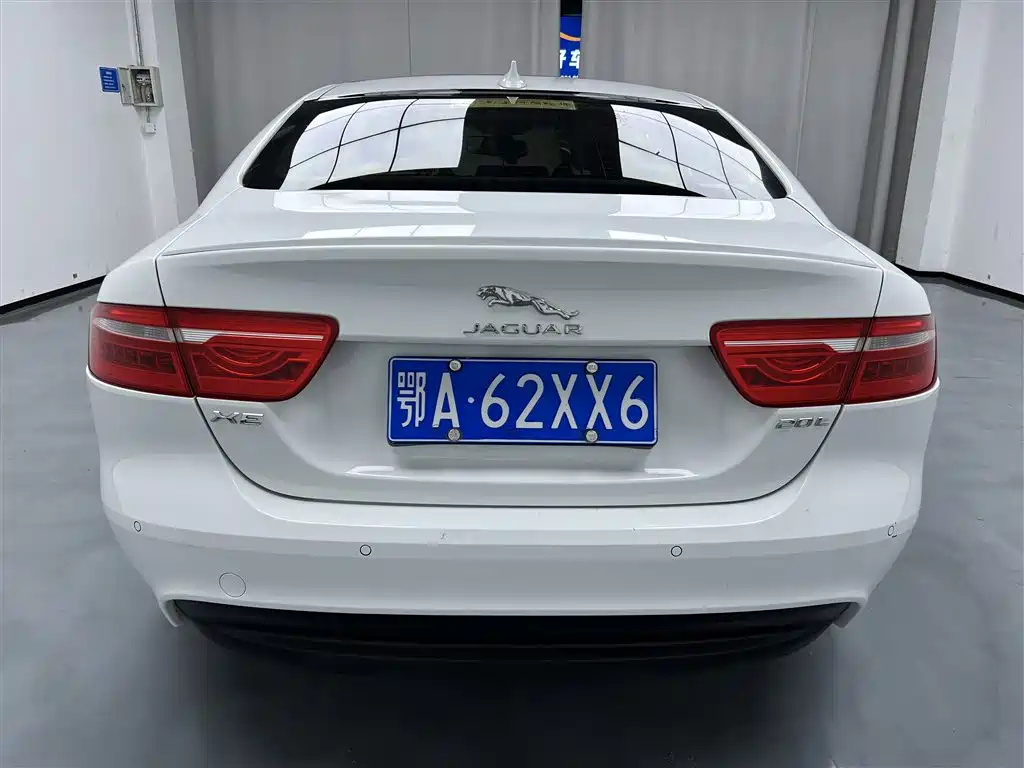 Jaguar XE 2015 2.0T 200PS R-Sport