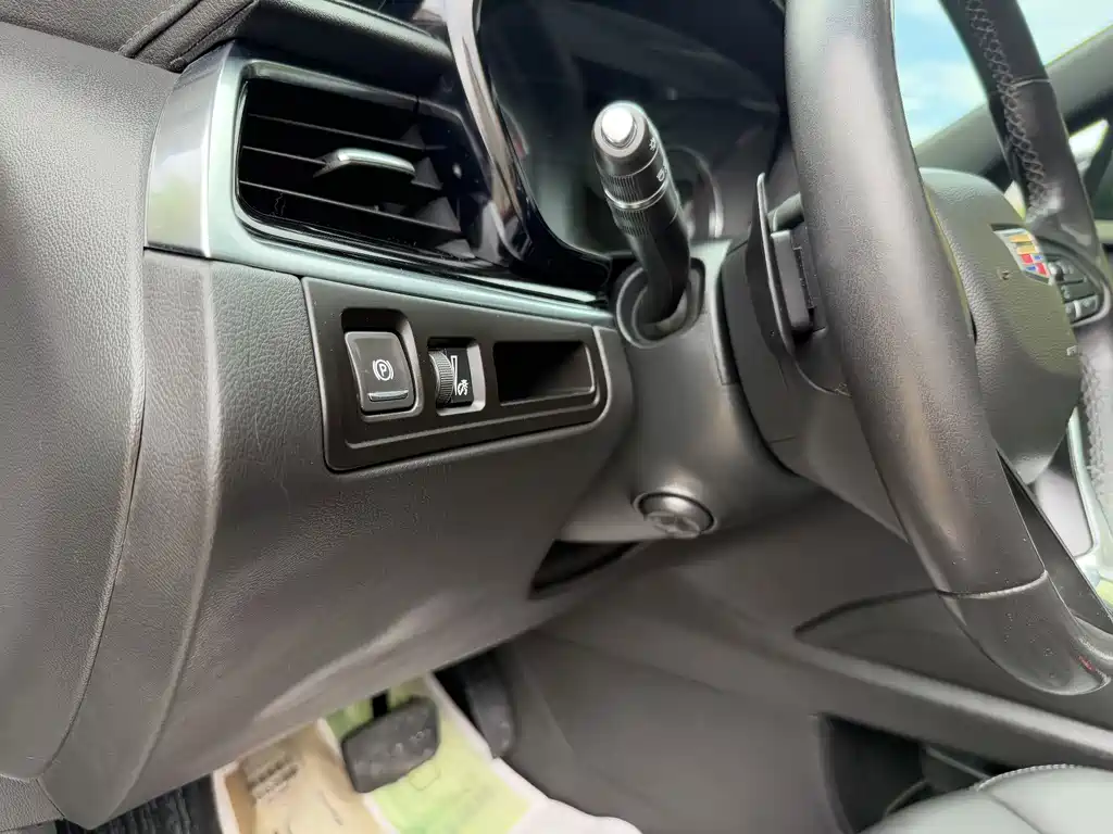Cadillac XT6 — миниатюра 18