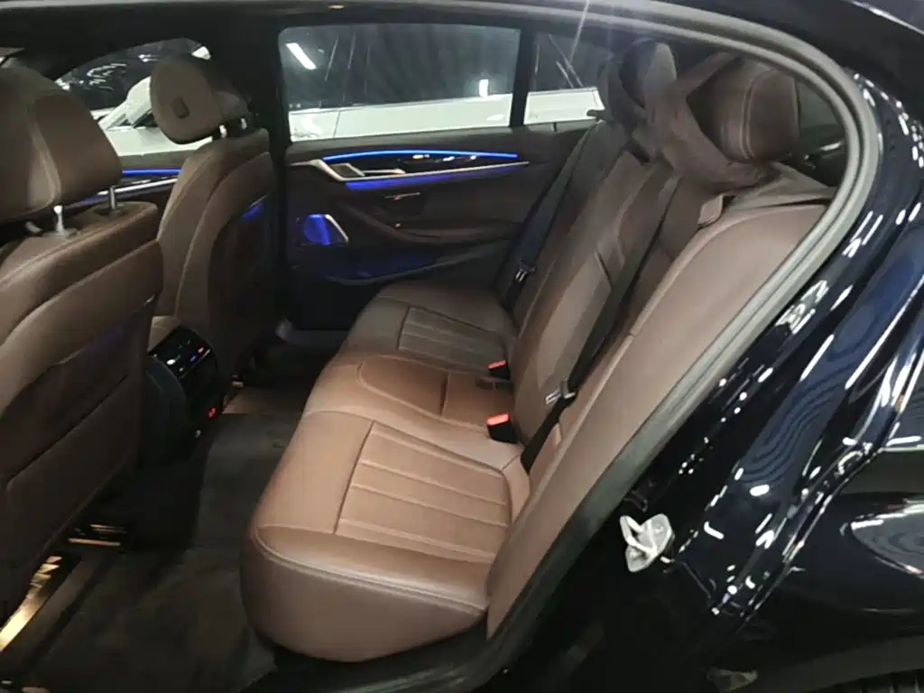 BMW 5 Series — миниатюра 17