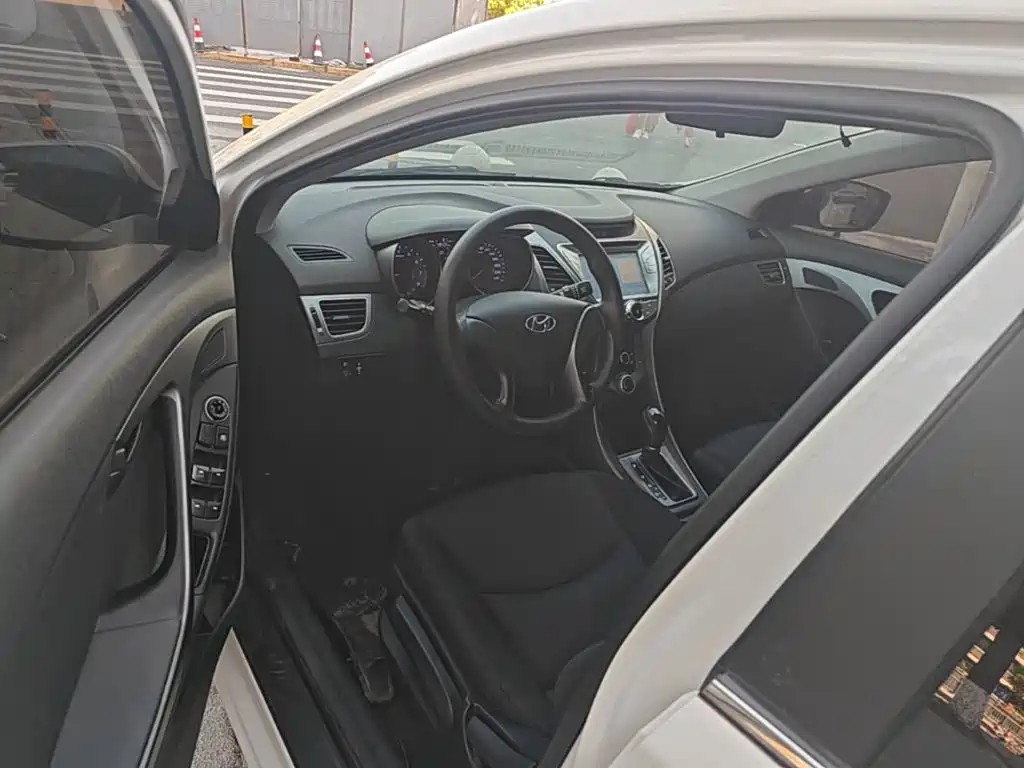 Hyundai Elantra Langdong — миниатюра 16