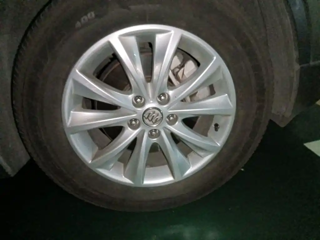 Buick Envision Plus — миниатюра 8