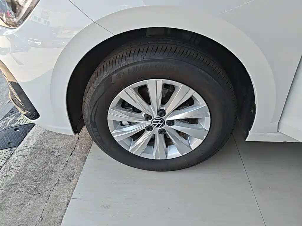 Volkswagen Lavida — миниатюра 23