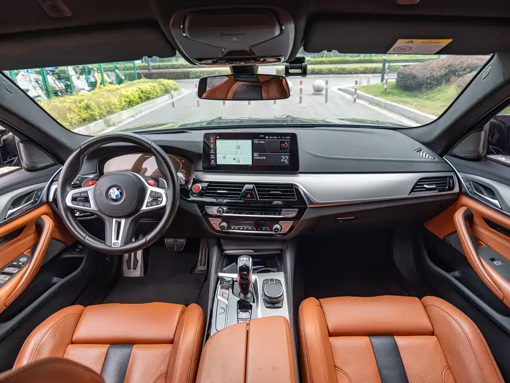 BMW M5 — миниатюра 8