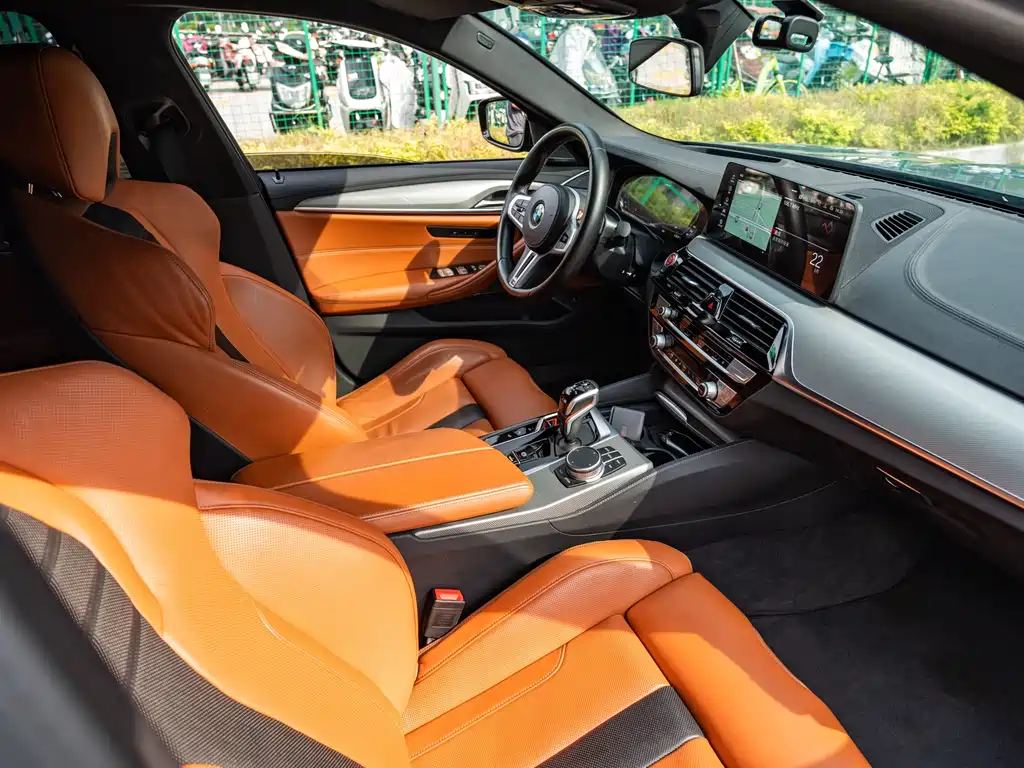 BMW M5 — миниатюра 13