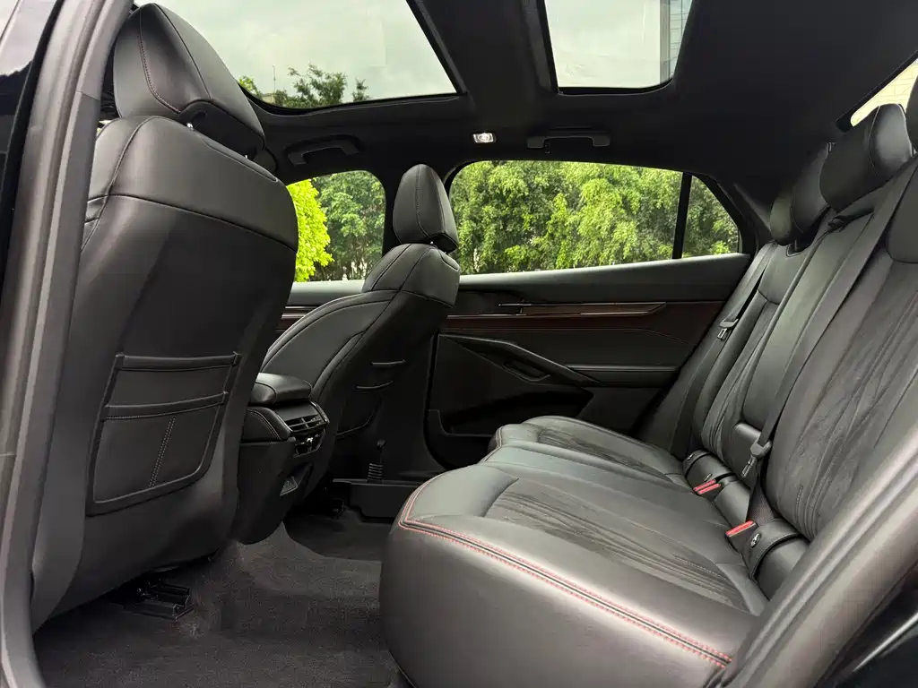 Ford Mondeo — миниатюра 11