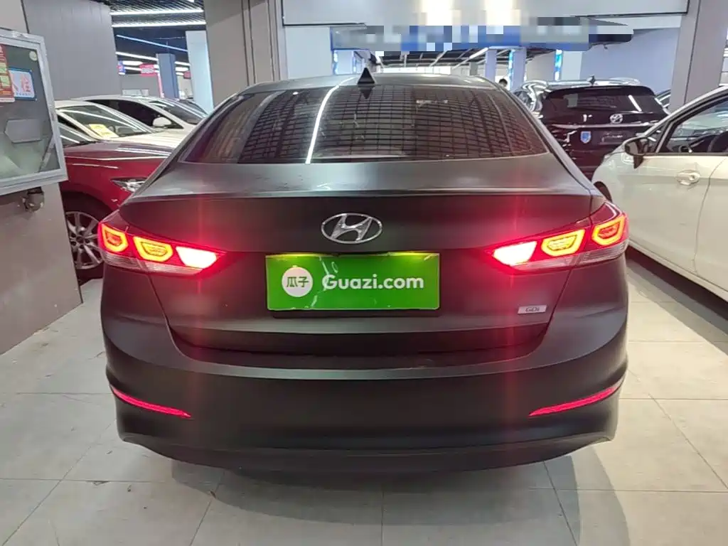Hyundai Elantra — миниатюра 6
