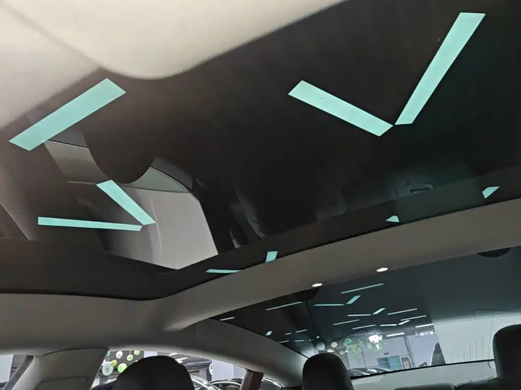 Tesla Model 3 — миниатюра 18
