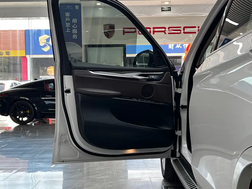 BMW X5 (Import) — миниатюра 11