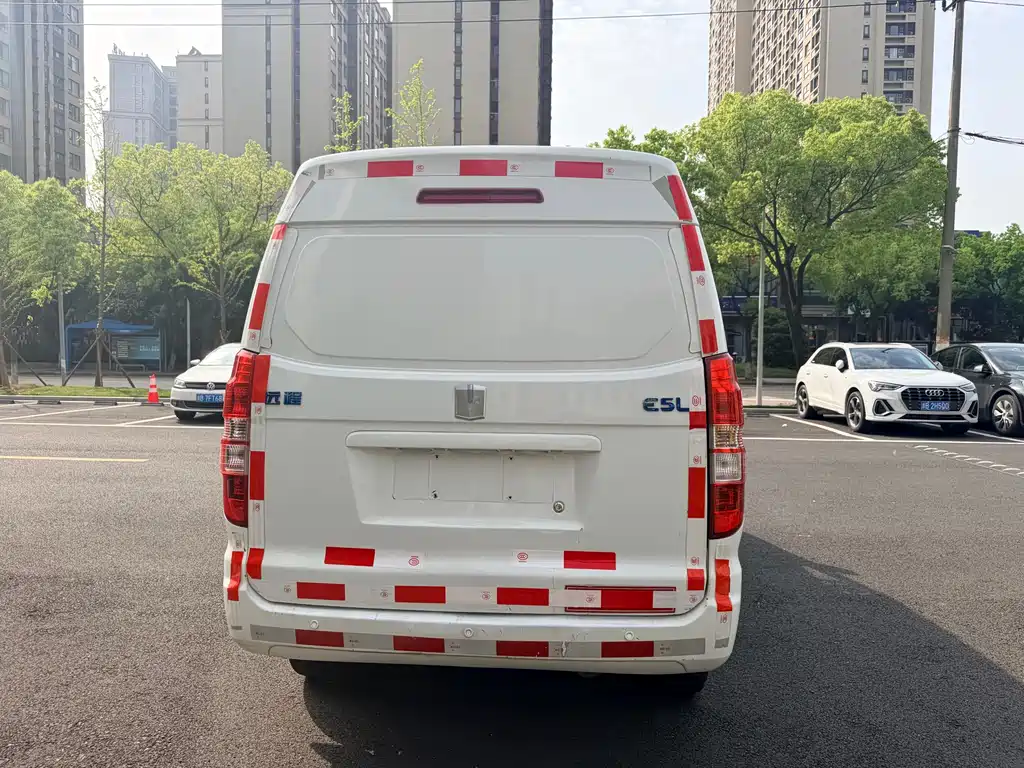 Yuan Cheng Yuan Cheng E5 — миниатюра 9