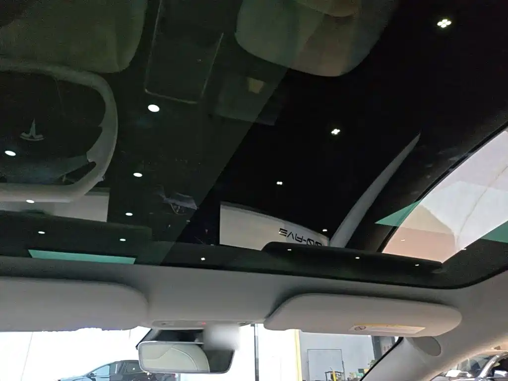 Tesla Model 3 — миниатюра 18