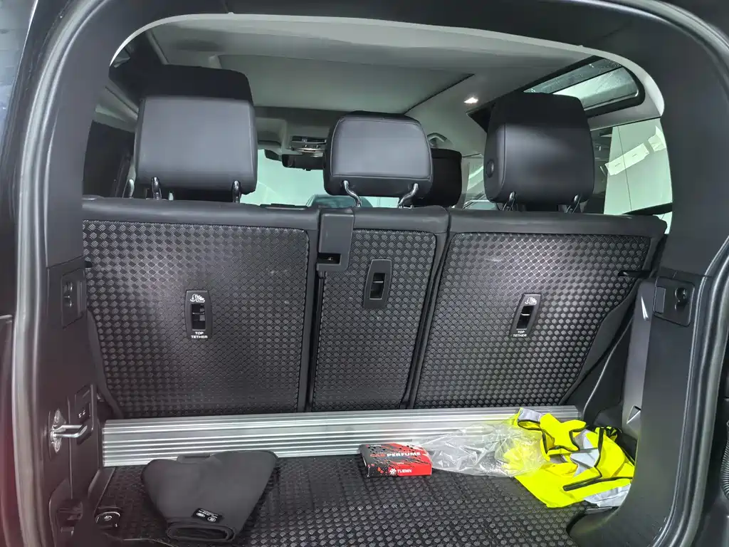 Land Rover Defender — миниатюра 16