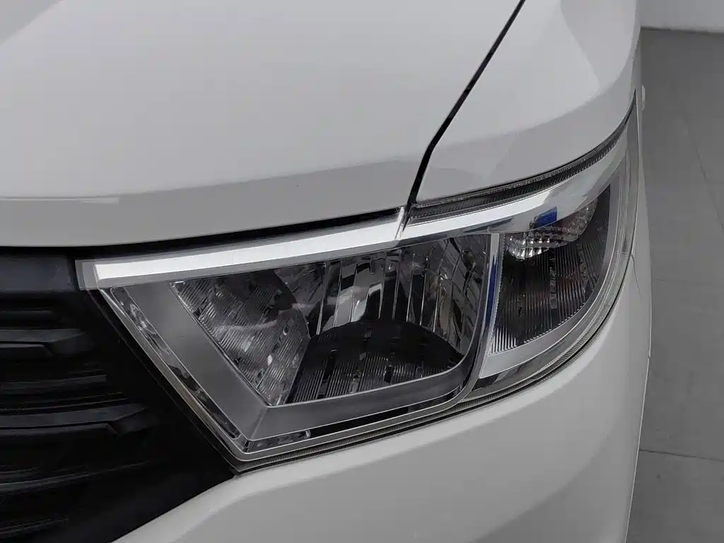 Wuling Hongguang V — миниатюра 7