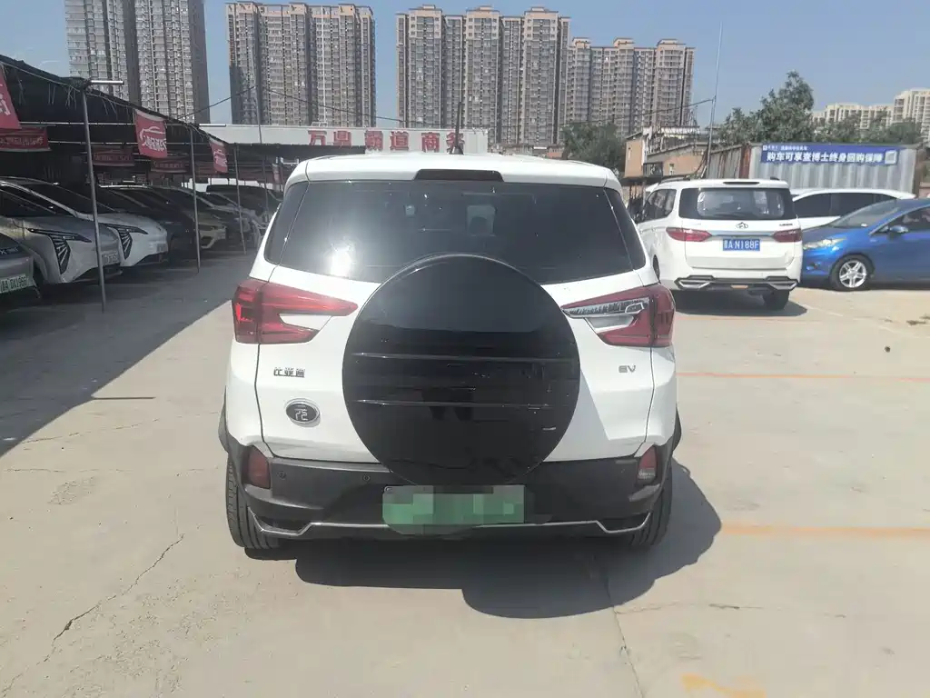 BYD Yuan EV — миниатюра 8