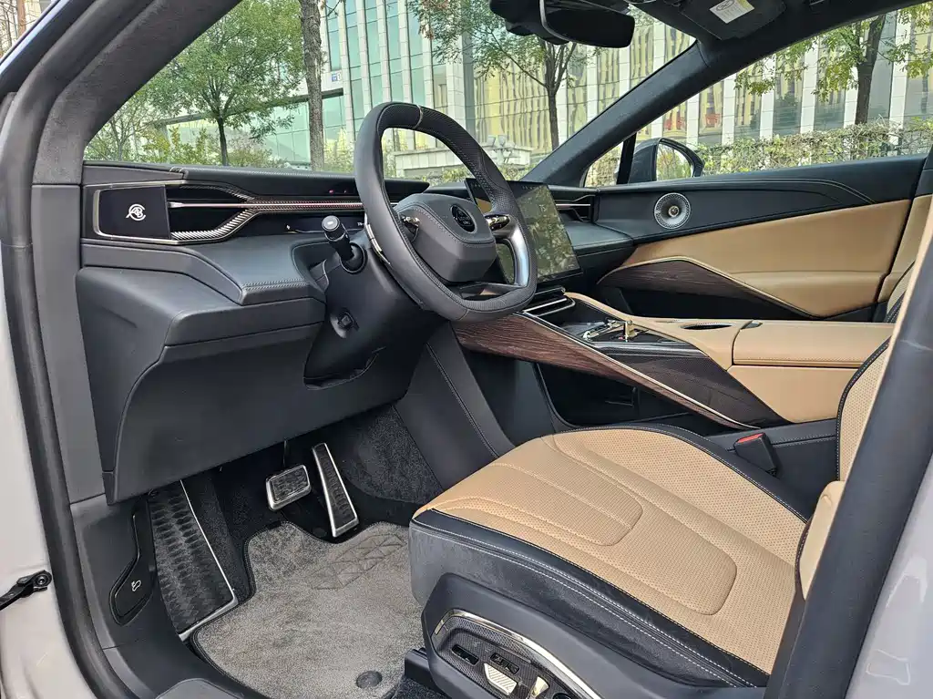 LOTUS SPORTS CAR ELETRE