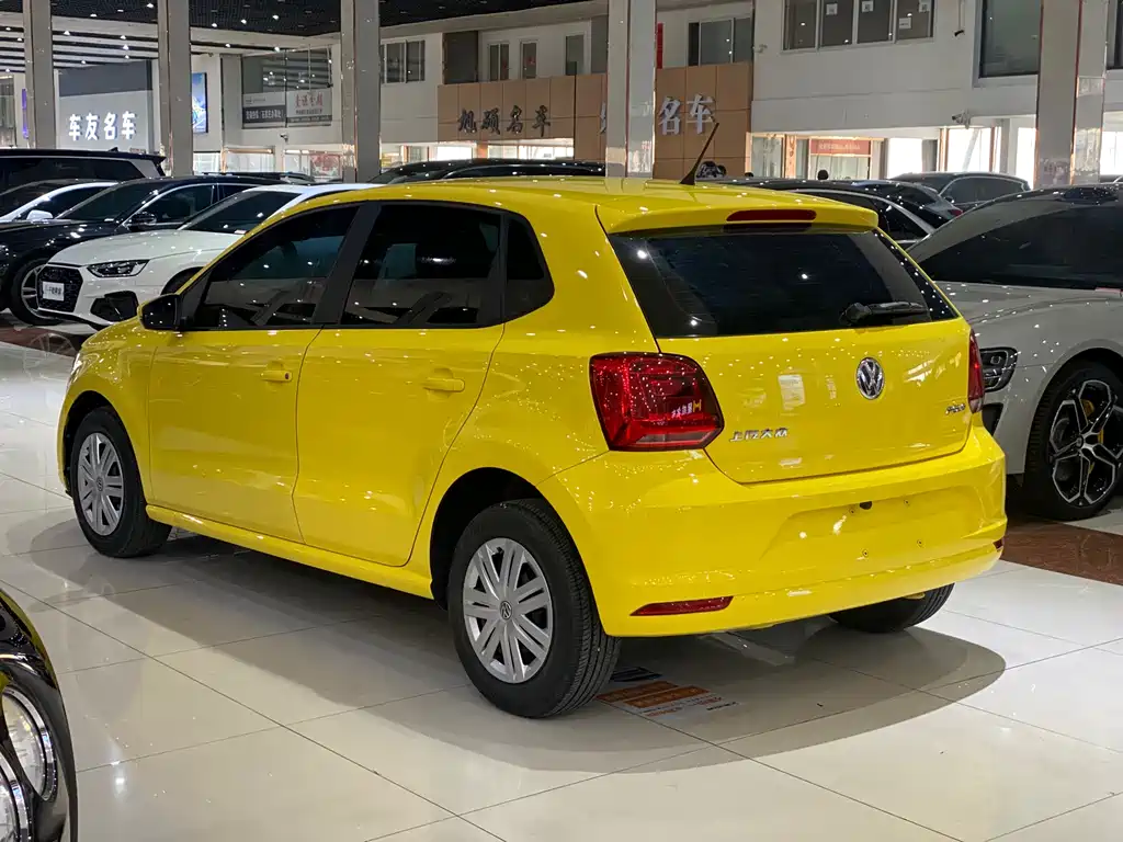 VOLKSWAGEN POLO