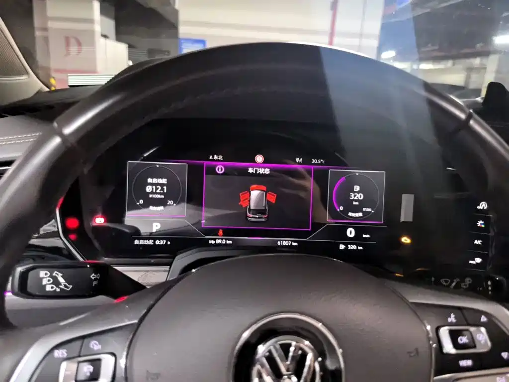 Volkswagen Touareg — миниатюра 12