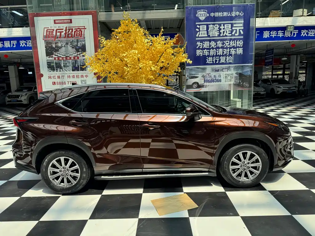 Lexus NX 2017 200