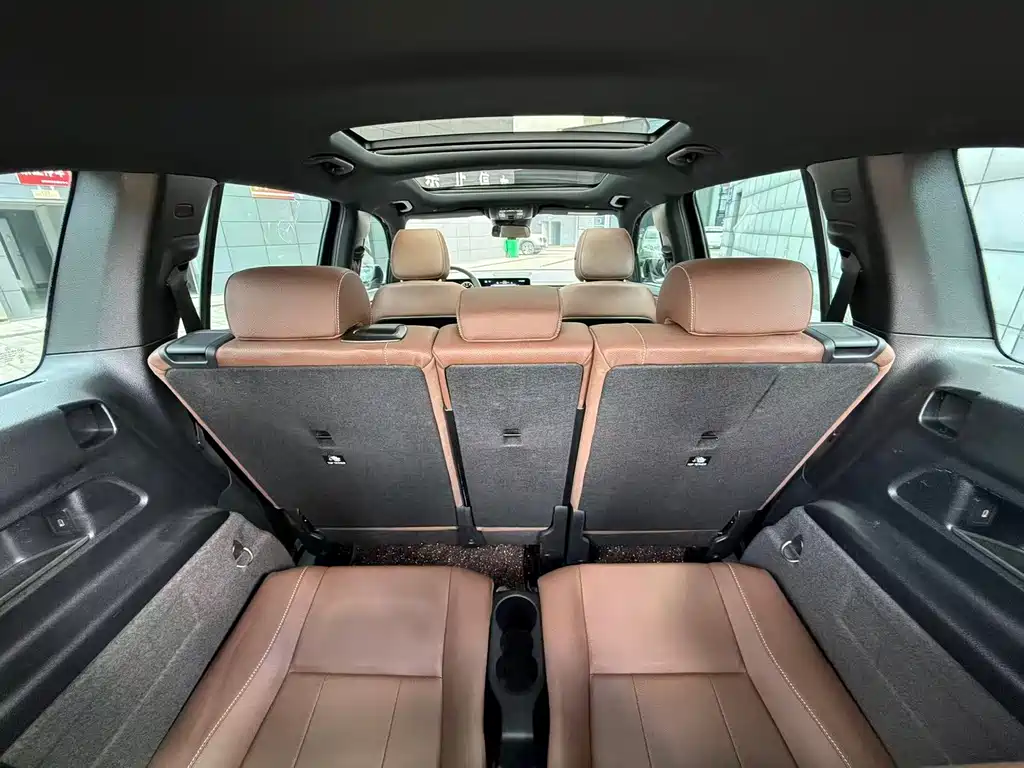 Mercedes-Benz GLB — миниатюра 12