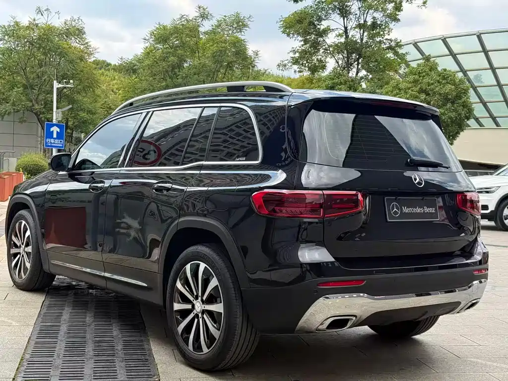 Mercedes-Benz GLB — миниатюра 23