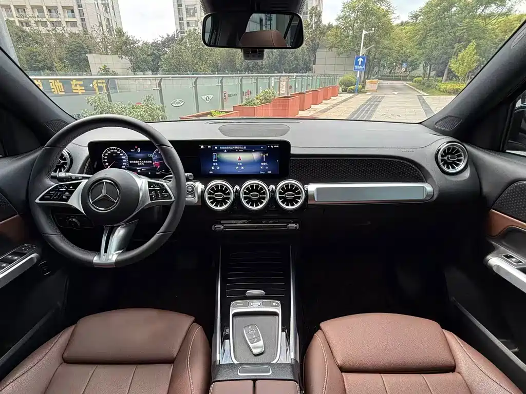 Mercedes-Benz GLB — миниатюра 20