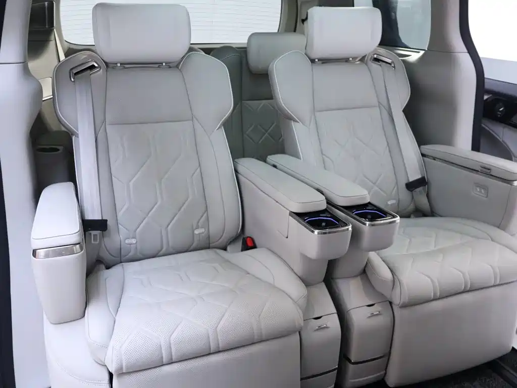 Volvo EM90 — миниатюра 23
