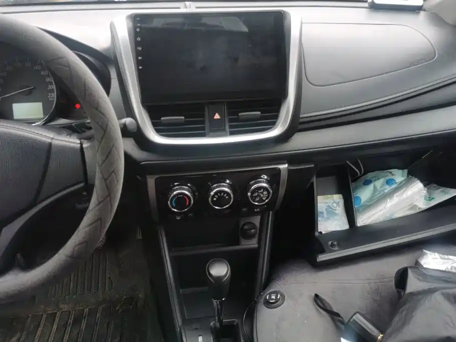 Toyota Yaris L — миниатюра 13