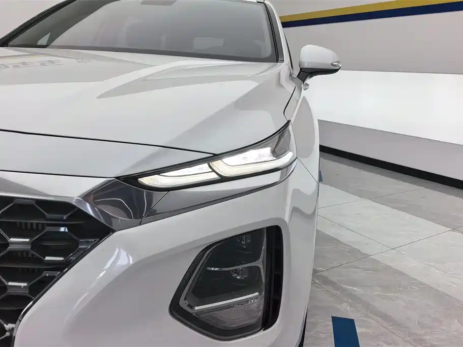 Hyundai Santa Fe 2019 380 TGDi GLS AT Luxury V