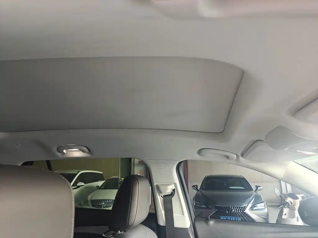 Buick Envision Plus — миниатюра 9