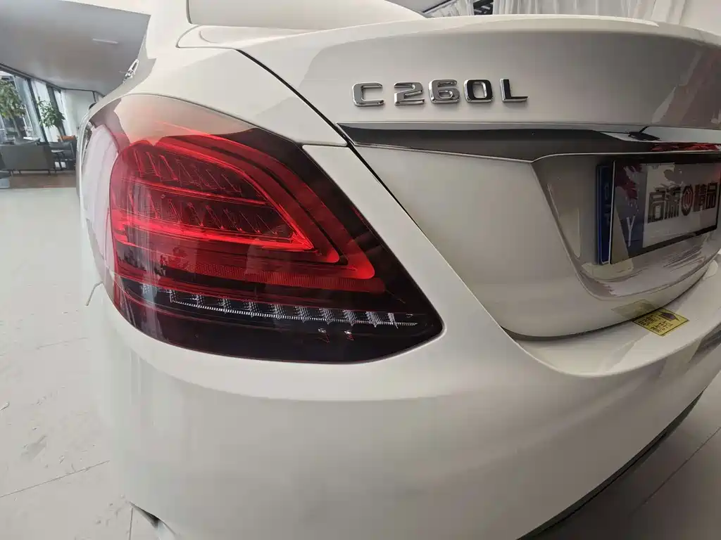 Mercedes-Benz C-Class — миниатюра 17