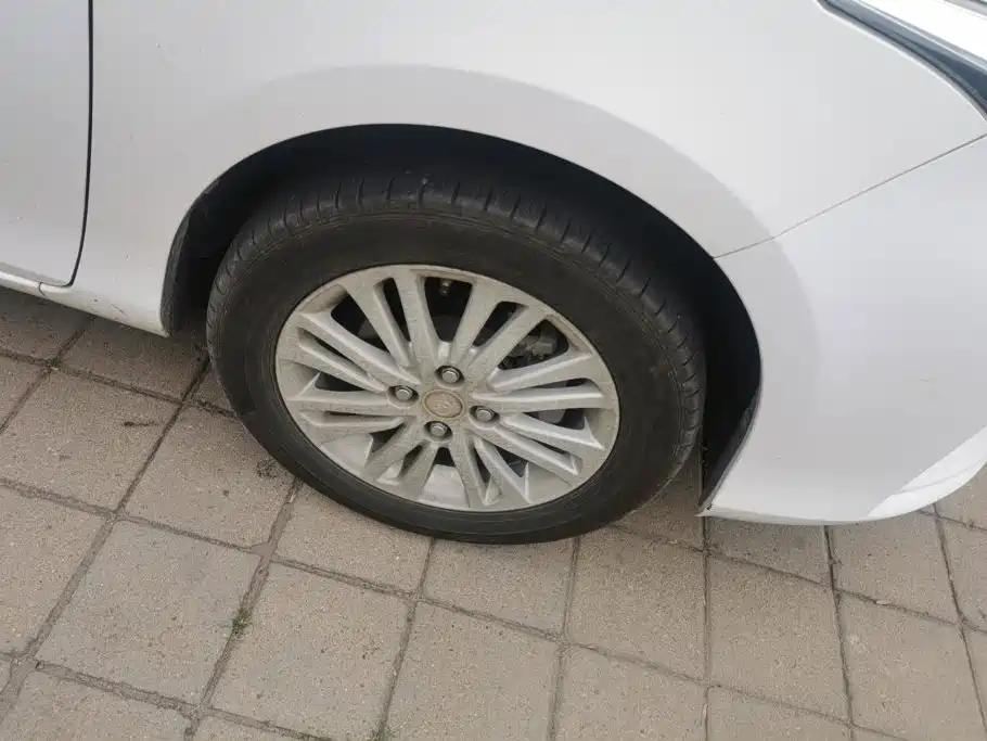 Toyota Yaris L — миниатюра 6