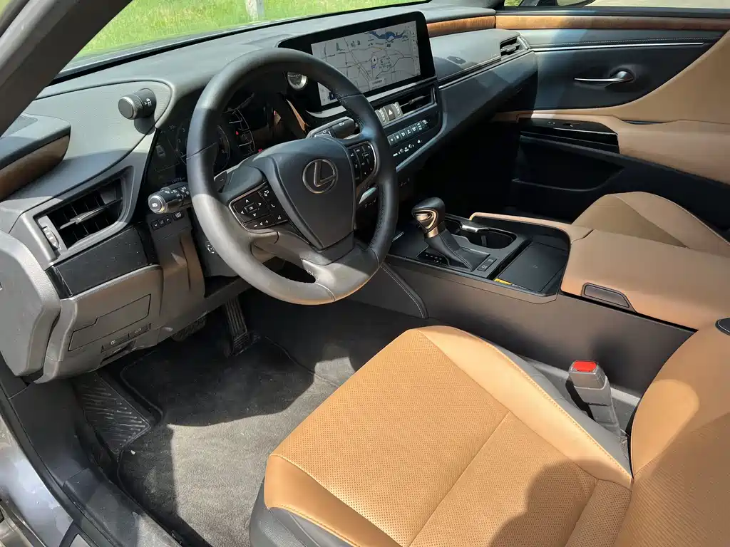 Lexus ES 2024 200 Premium