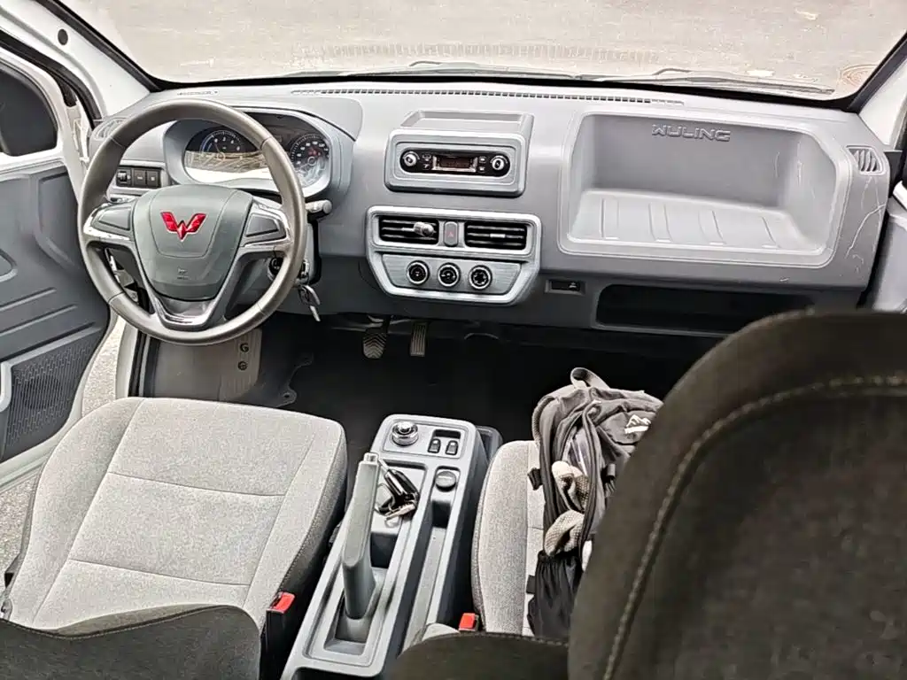 Wuling Yangguang — миниатюра 10