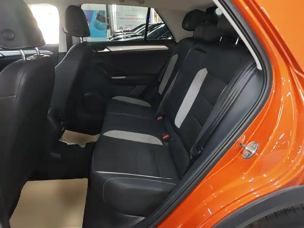 Volkswagen T-Roc — миниатюра 17