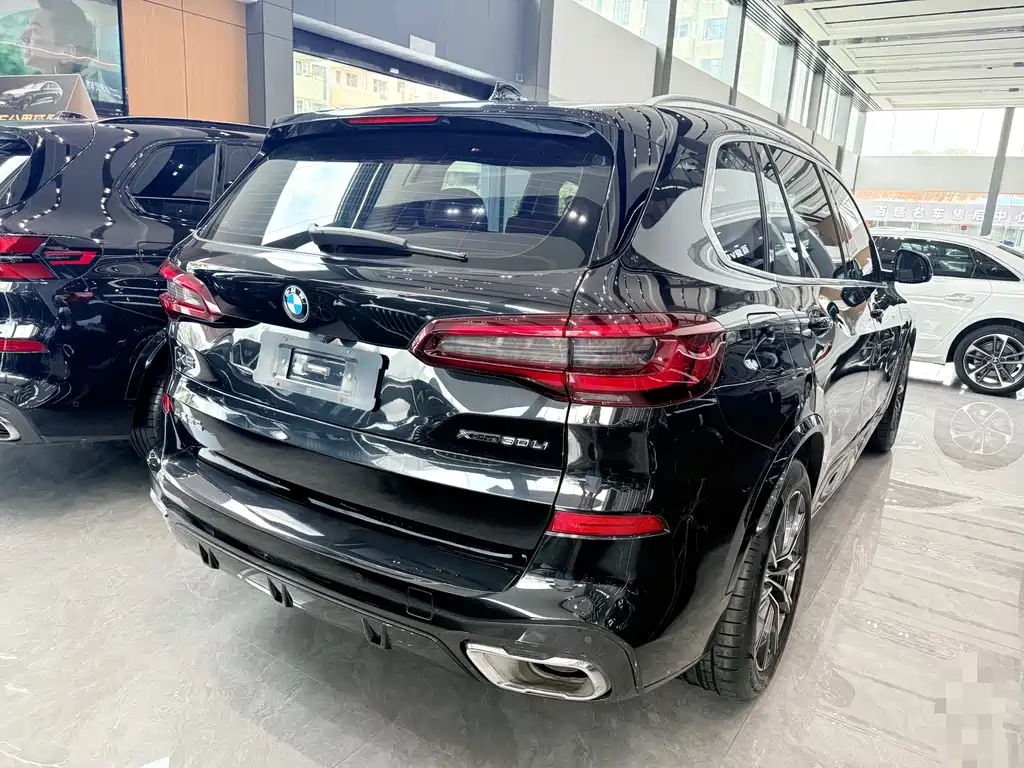 BMW X5 2022 xDrive 30Li Premium M Sport