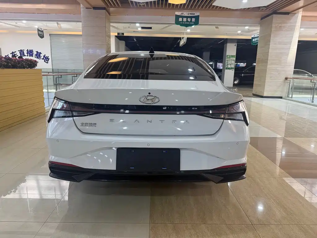 Hyundai Elantra — миниатюра 5