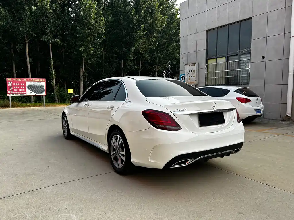 Mercedes-Benz C-Class — миниатюра 4