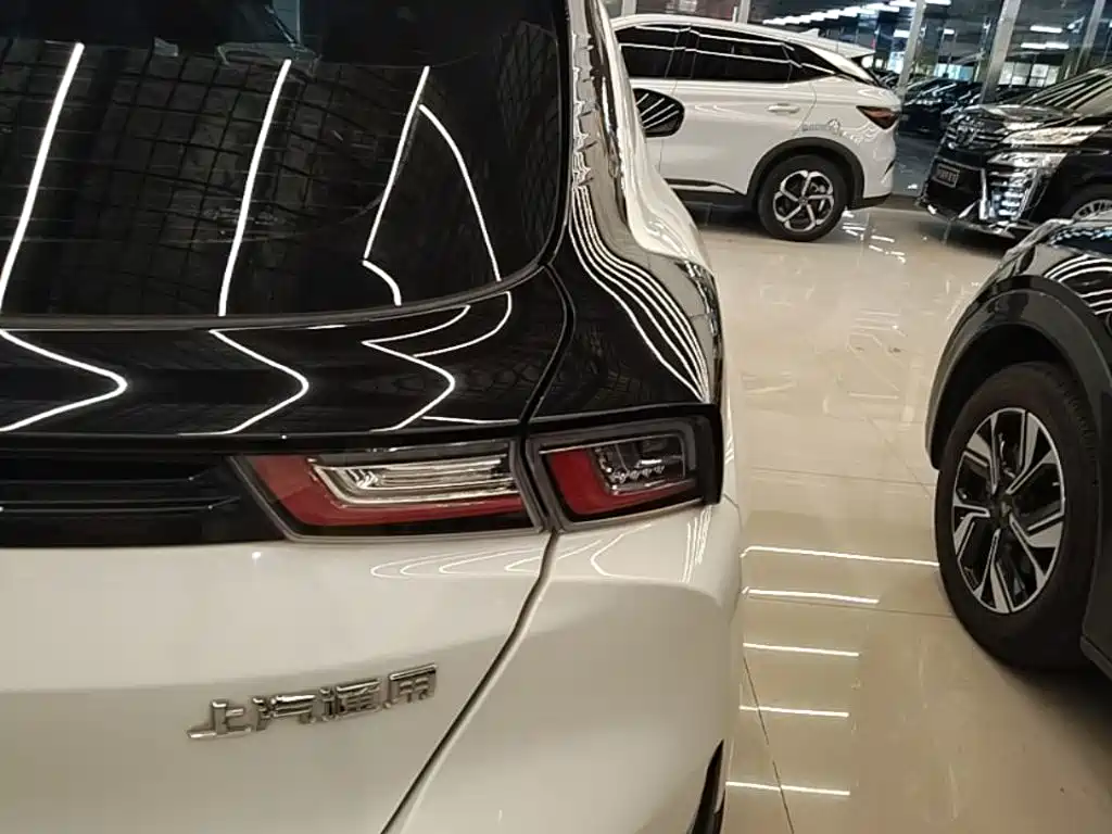 Chevrolet Menlo — миниатюра 8