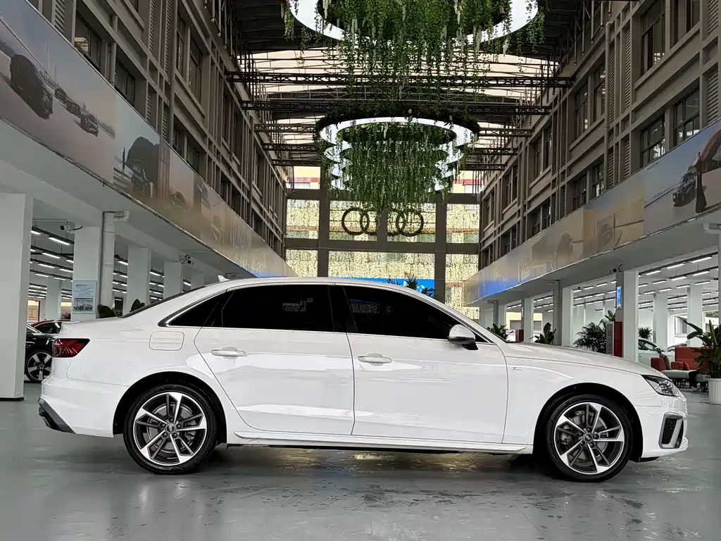 Audi A4L 2022 35 TFSI Fashion