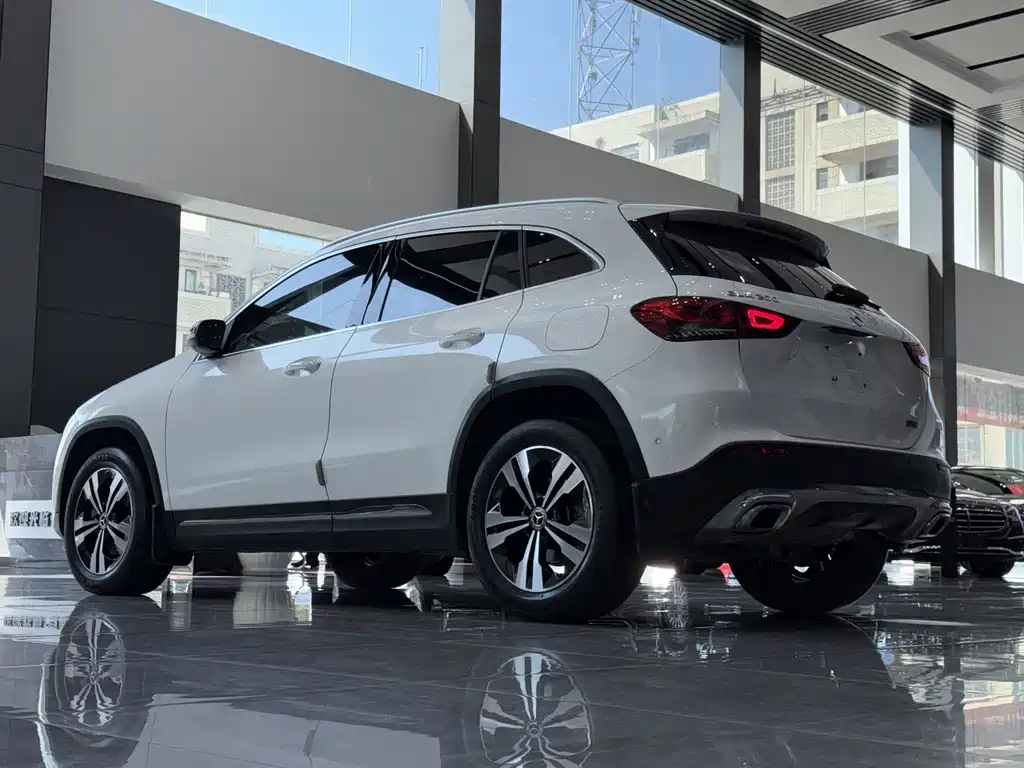 Mercedes-Benz GLA — миниатюра 9