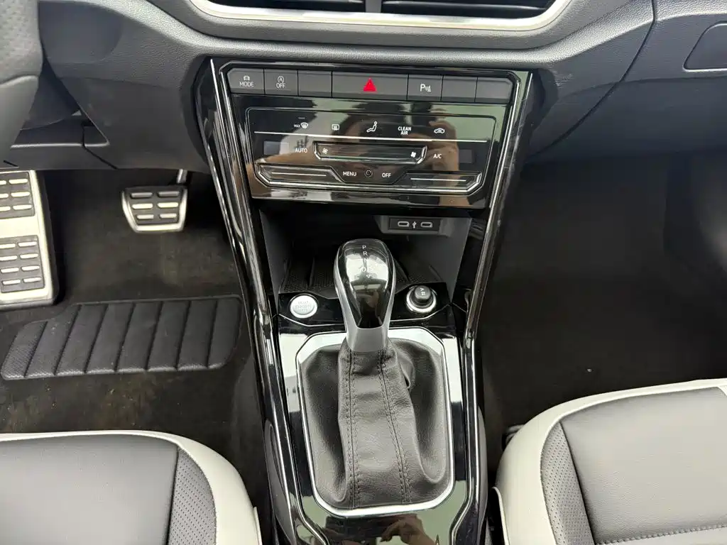Volkswagen T-Roc — миниатюра 14