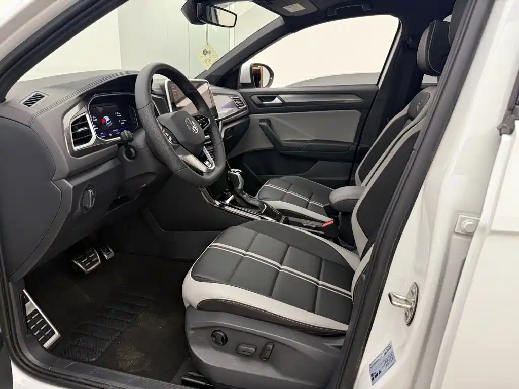 Volkswagen T-Roc — миниатюра 10